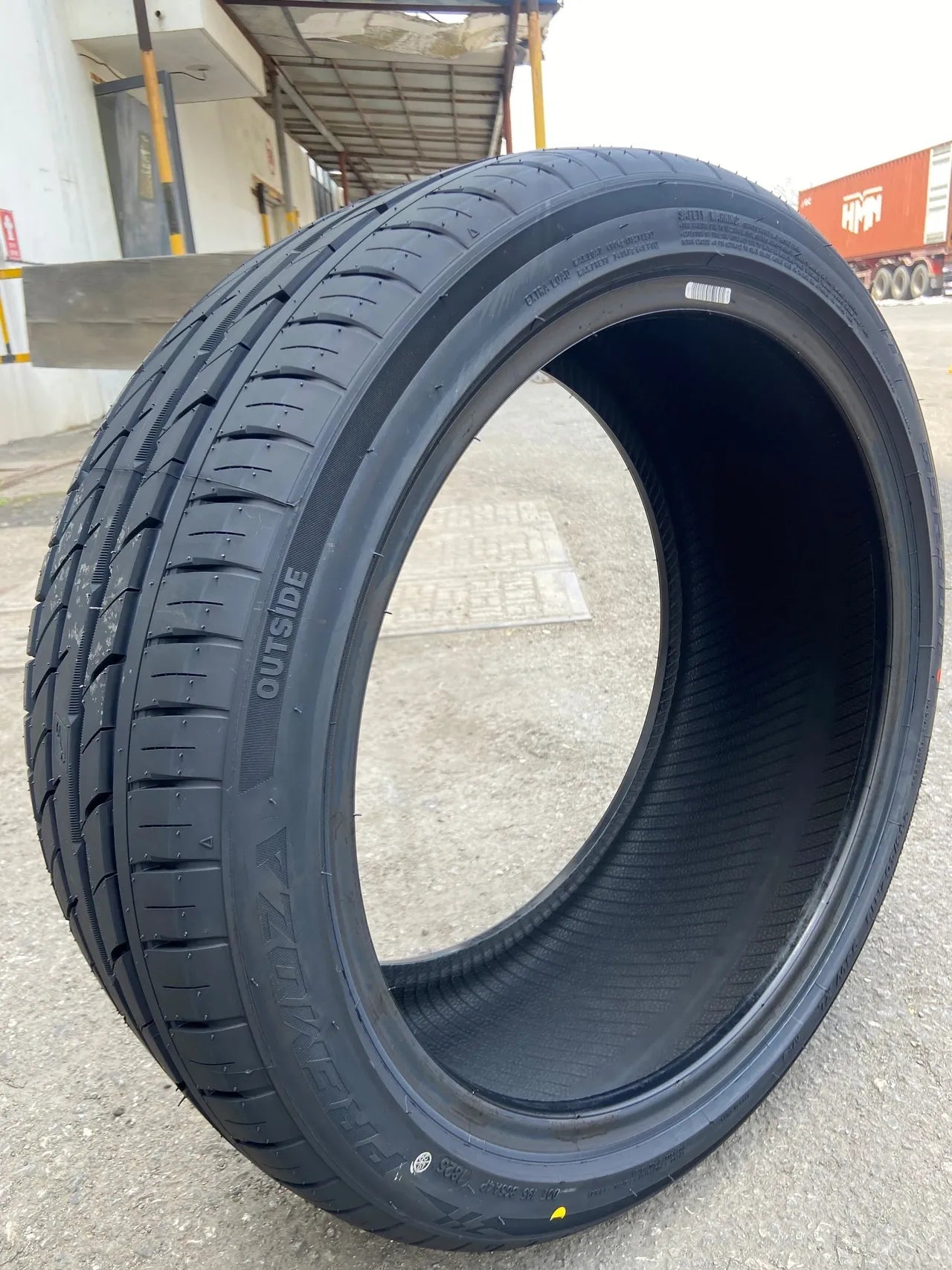 SUPER STREET RADIAL 300TW (SSR300)